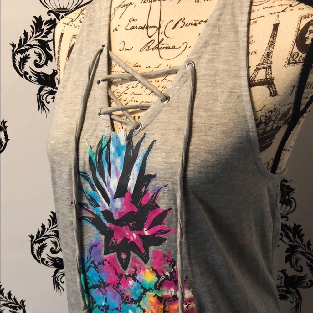 🍀 NWT! Rainbow Pineapple Tank! - Picture 3 of 9